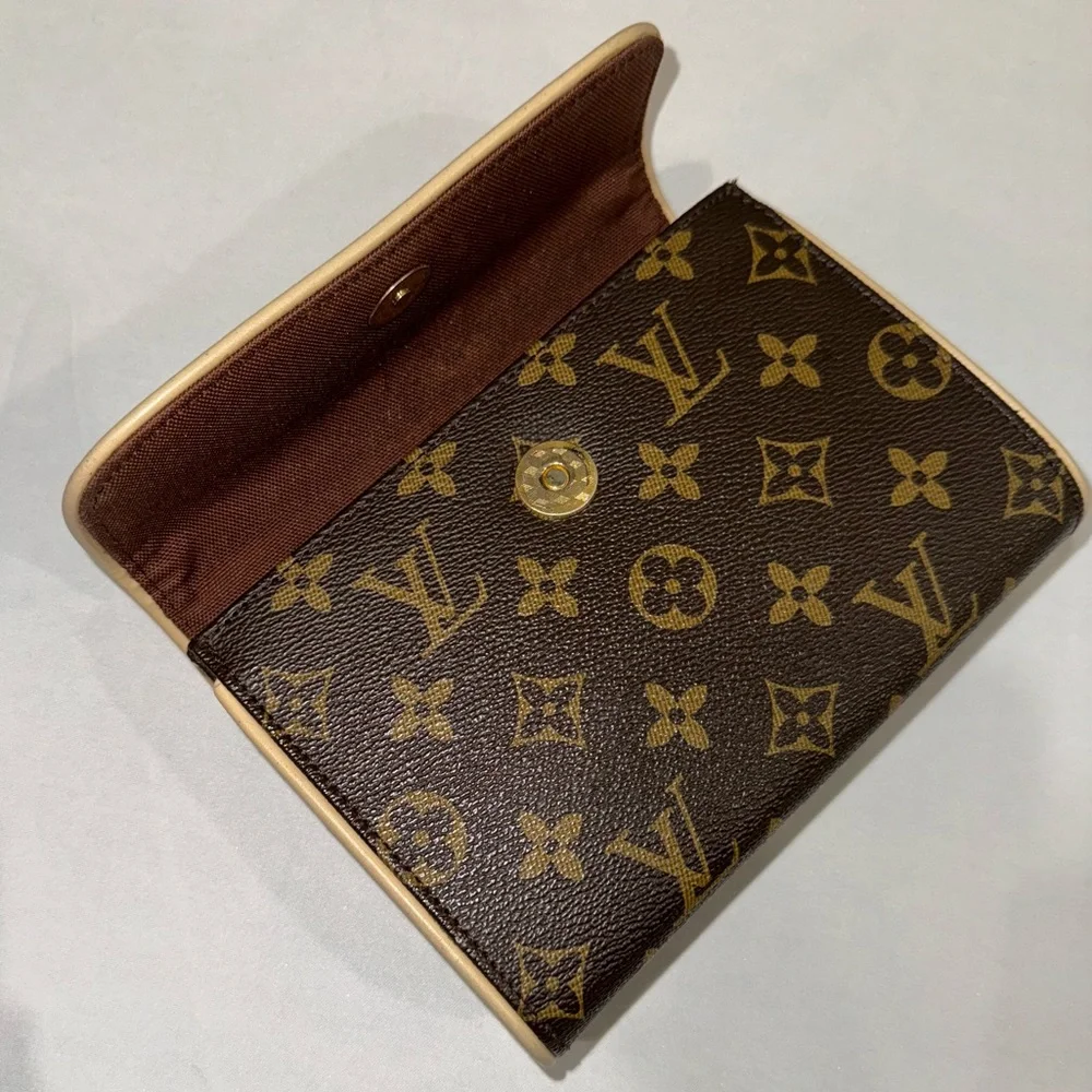 LOUIS VUITTON Monogram Pochette Florentine Waist pouch - Picture 3 of 5